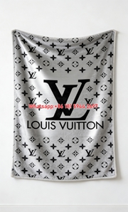 LV Silver Monogram Blanket Louis Vuitton Metallic Flannel Throw 047